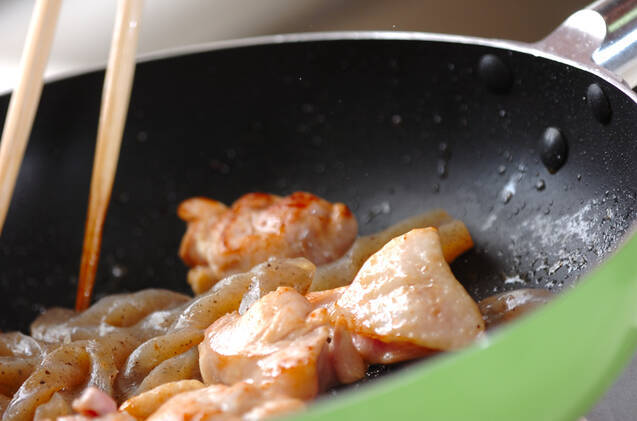 板コンと鶏肉の炒め煮の作り方の手順2