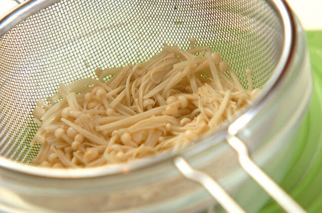 エノキ入り納豆の作り方の手順2