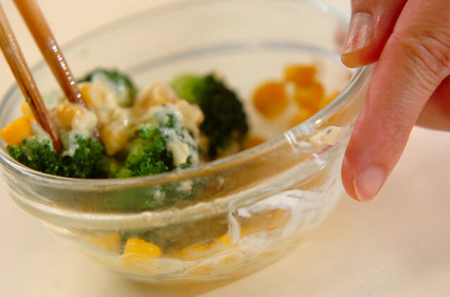 ブロッコリーとコーンのサラダの作り方の手順2