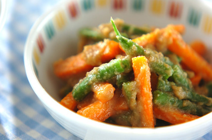 ニンジンのゴマみそ和え