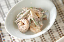 インゲンの春色マヨ和え