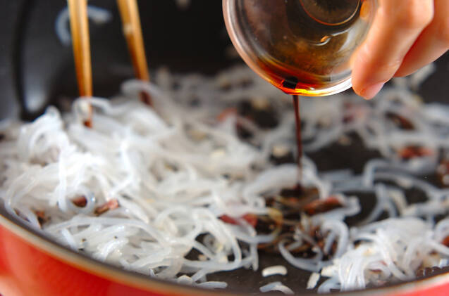 糸コンニャクのしば漬け炒めの作り方の手順3