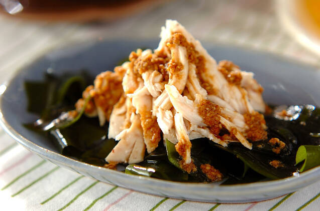 ささ身とワカメのゴマ和え
