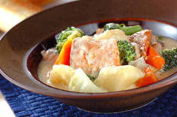サーモンのクリームシチュー
