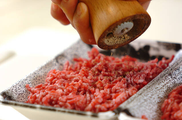 牛ひき肉でステーキの作り方の手順1