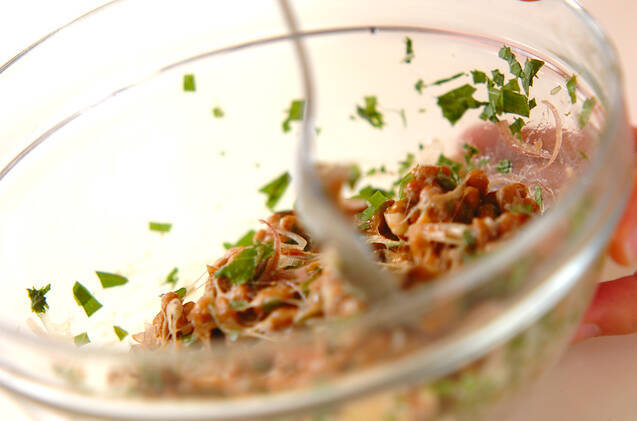 みそ納豆ご飯の作り方の手順2