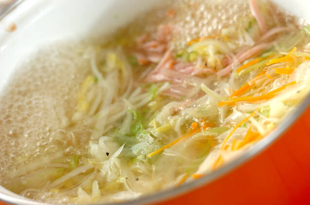 冬野菜の春雨スープの作り方の手順2