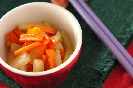 大根とニンジンの塩炒め