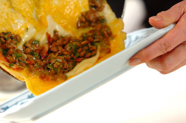 塩納豆チーズオムレツの作り方の手順4