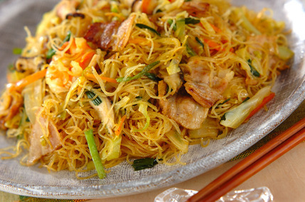 具だくさんカレービーフン