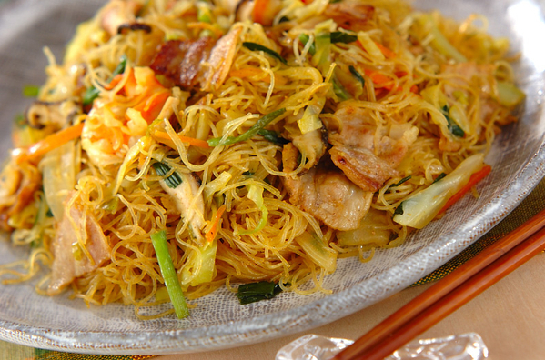 具だくさんカレービーフン