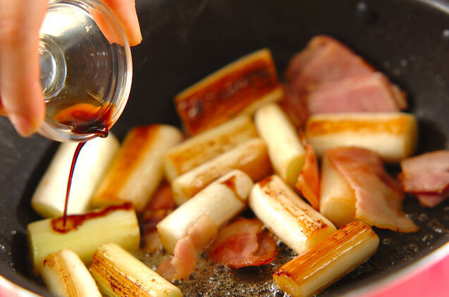 白ネギとベーコンのバターしょうゆ炒めの作り方の手順4