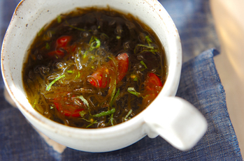 もずくとトマトの酢のもの