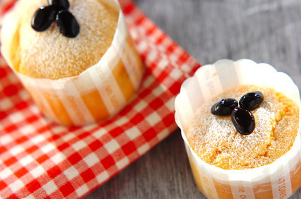 大豆粉と黒豆のケーキ