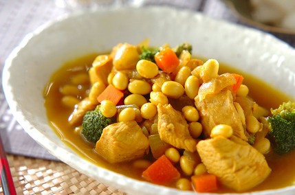 鶏むね肉と大豆のカレー煮