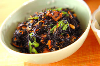 ヒジキと鶏肉の煮物