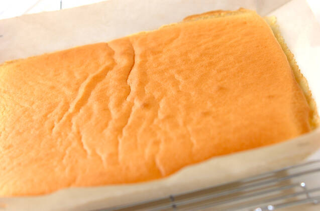 イチゴのブッシュドノエルの作り方の手順6