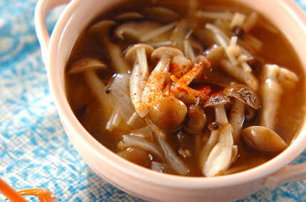 たっぷりキノコのスープ