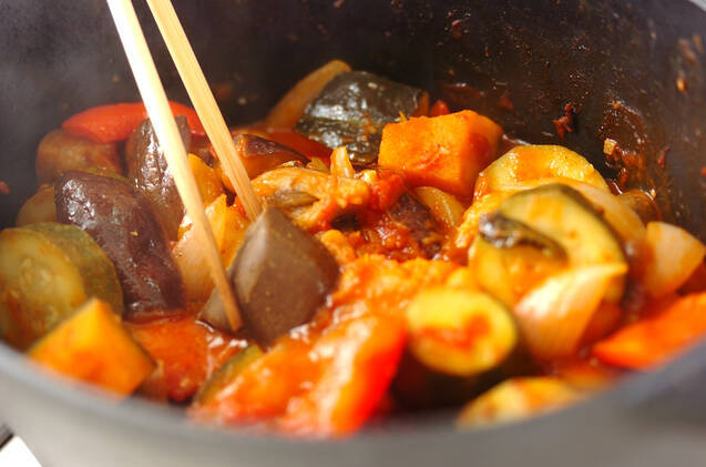 夏野菜のカレー煮込みサラダ仕立ての作り方の手順3