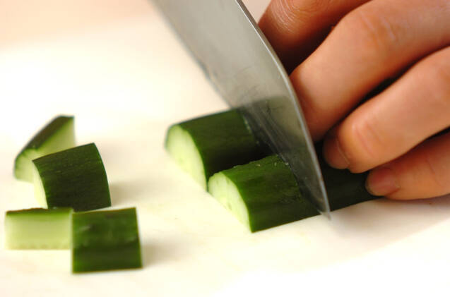 むきエビのみぞれ酢和えの作り方の手順2