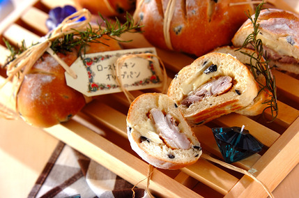 ローストチキン入りオリーブパン