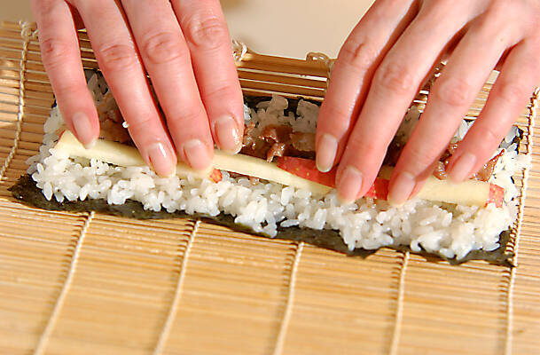 生春巻き風アジアン寿司の作り方の手順5