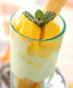 マンゴーパフェ