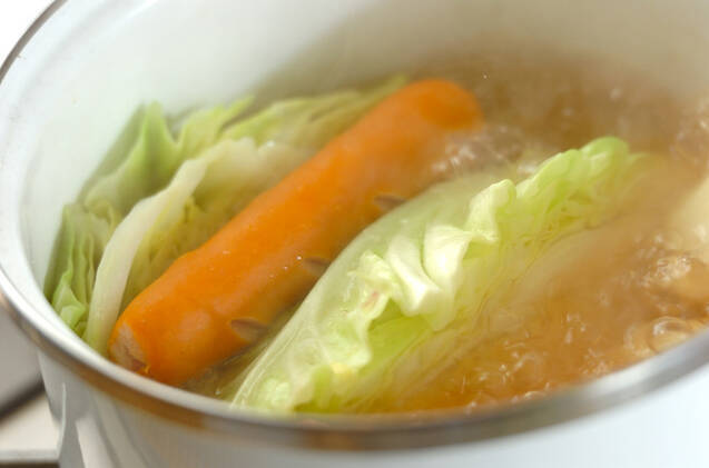 春野菜とソーセージのシンプル煮込みの作り方の手順3