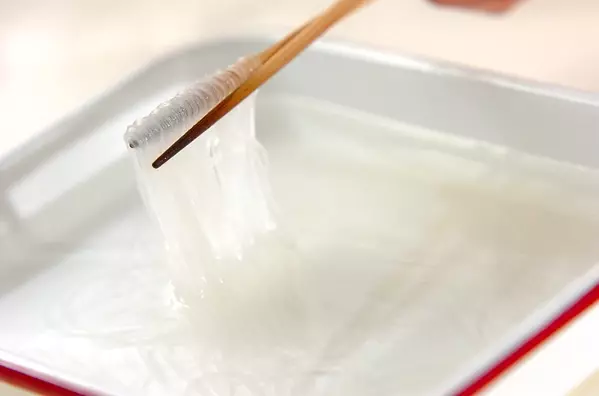 春雨キムチスープの下準備1