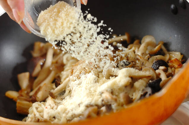 キノコのハーブ炒めの作り方の手順3