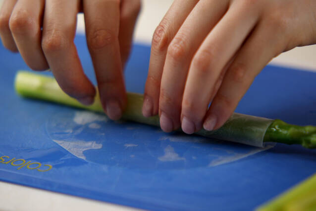 アスパラのライスペーパー巻きの作り方の手順4