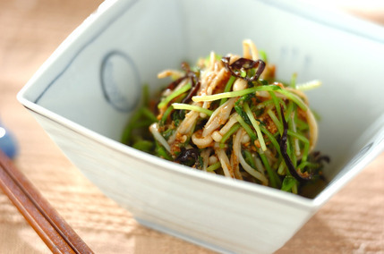 豆苗とエノキのゴマ和え