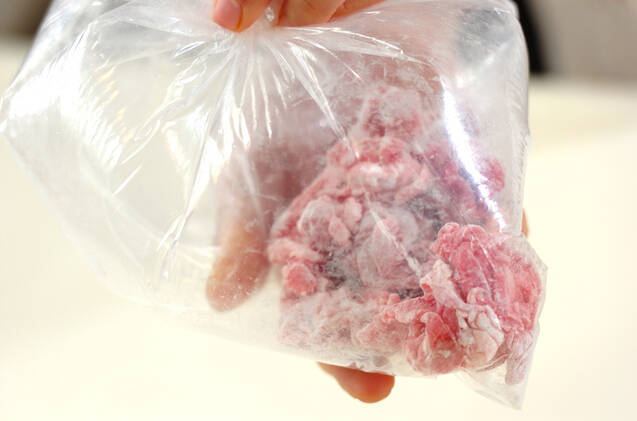 お昼ご飯にビビンバ風焼き肉丼 子供も喜ぶの作り方の手順1