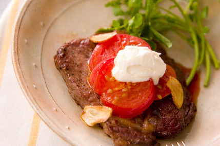 ステーキ焼きトマトのせ