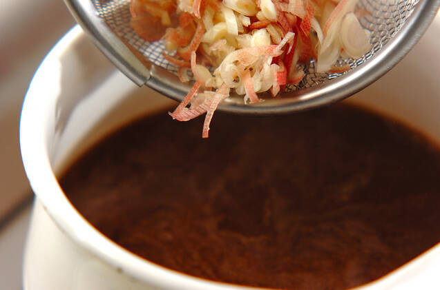 焼きナスの赤みそ汁の作り方の手順4