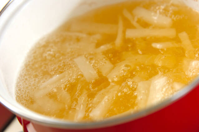 エリンギと大根のみそ汁の作り方の手順4