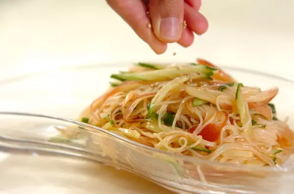 ミョウガとキュウリのサラダ風和えそうめんの作り方3