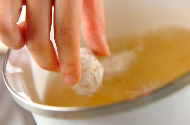 里芋団子のみそ汁の作り方の手順3