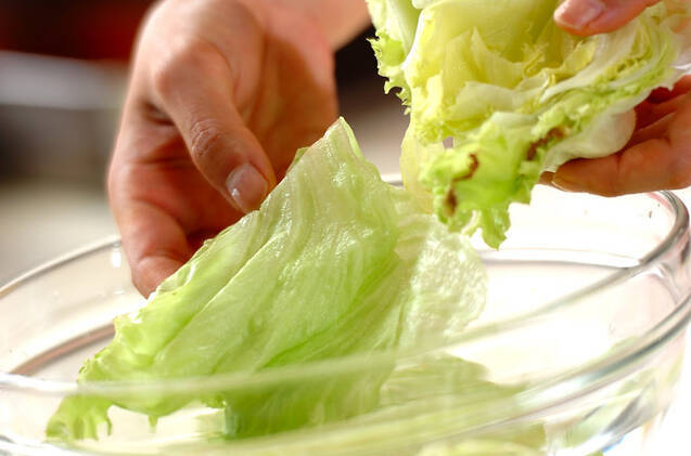 しゃきしゃきレタスと旨味ホタテのスープの作り方の手順1