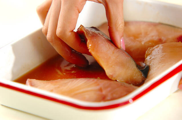 ブリのさっぱりバター焼きの作り方の手順1