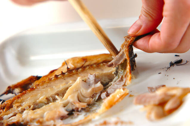 アジの干物のゴマ酢和えの作り方の手順1