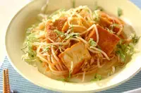 モヤシと厚揚げのケチャップ炒め