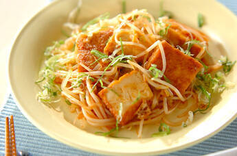 モヤシと厚揚げのケチャップ炒め