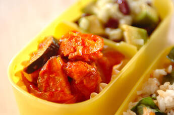 チキンとズッキーニのトマト煮