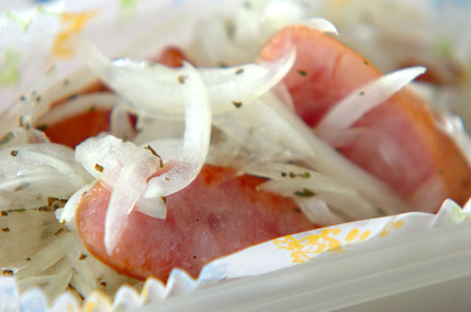 ソーセージと玉ネギのビネガー風味