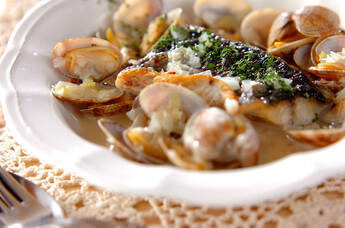 サワラとアサリのワイン蒸し