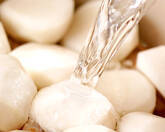 カブと鶏肉の豆板醤スープの作り方3