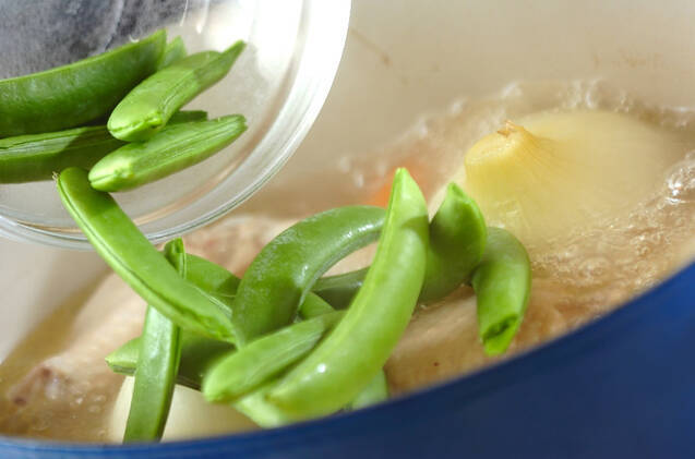 鶏肉と新玉ネギのスープ煮の作り方の手順7