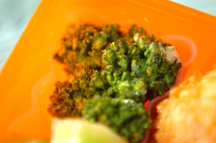 カレー風味のゆでブロッコリー