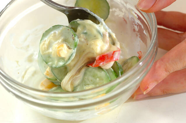 カニ風味カマボコサラダの作り方の手順2